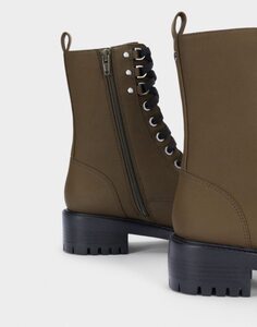 BOTTES Parfois